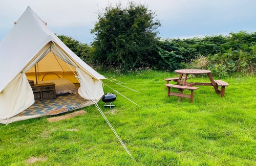 Llanfaethlu Cabin | Bell Tent , Carreglwyd Estate, Anglesey