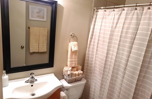 West Old Town Apartment | Bella Beige, 2 QB, 1 BA, WIFI, Near Old Town