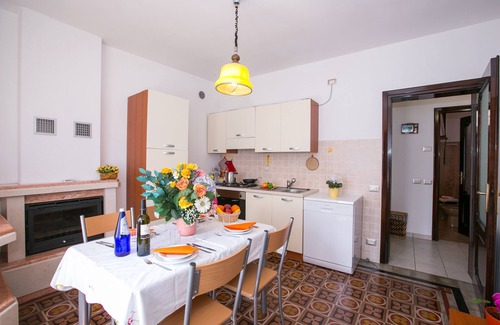 Colonno Apartment | Bella Lake View