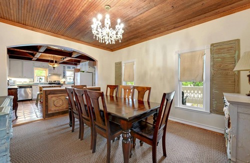 Driftwood Bed & Breakfast | Bella Nido - Charming 6-bedroom bed & breakfast, sleeps 12. Plenty of space!