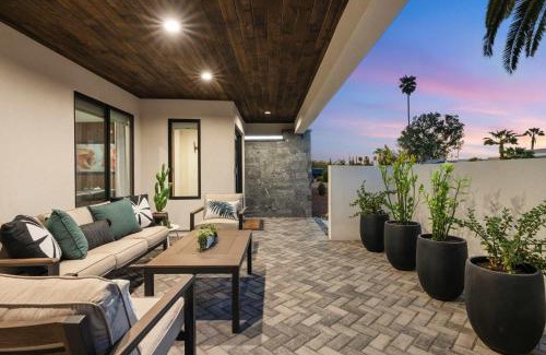 Raskin Estates House | Bella Palma - Elegance & Style with Putt Pool & Spa