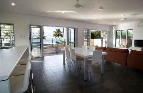 South Mission House | Bella's Beach House - Family Home - South Mission Beach