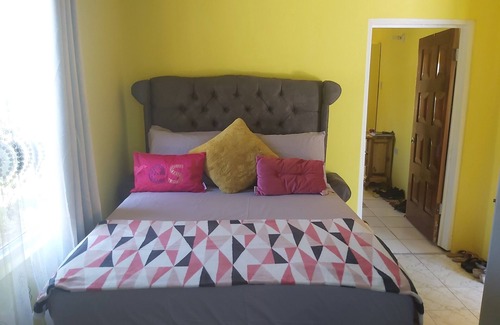 Summerfield House | Bella's Cottage, Comfortable 2 bed house