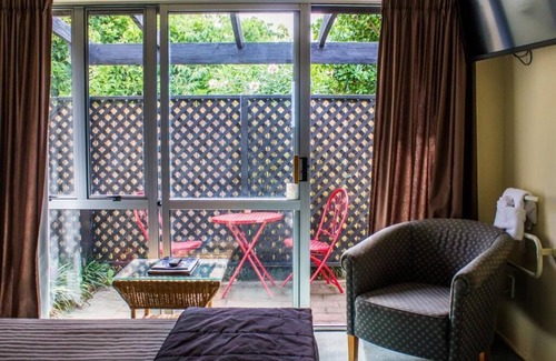 Napier Hotel | Bella Tuscany On Kennedy