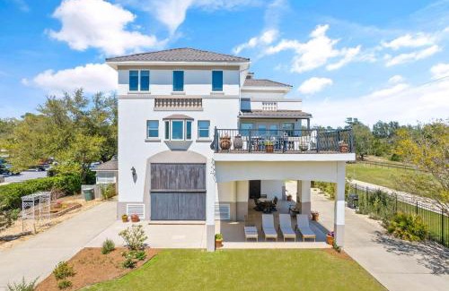 Ono Island House | Bella Villa Waterfront Suite