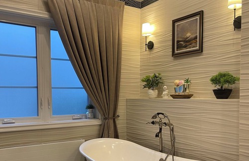 King House | Bella Vita Luxury Estate - King City. Where Nature Meets Elegance.