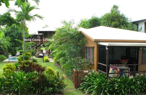 Mission Beach House | BellaCoola - Lillooet - Romantic Beachfront Cottage