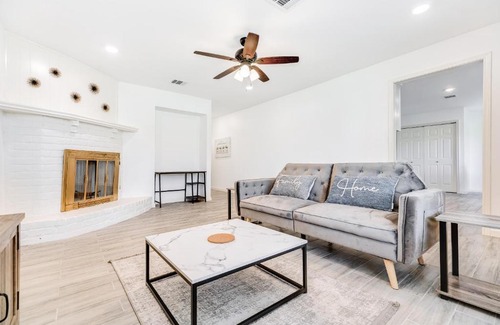 Clodine House | Bellaire West Retreat