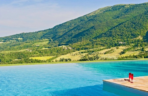 Montelovesco Villa | BELLAVISTA - Three Bedroom Villa, Sleeps 8
