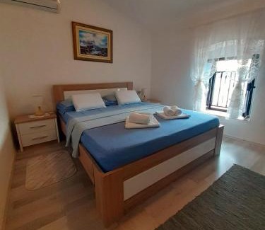Perast House | BellaVistaZmukic Guesthouse