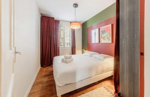 Bourg-l'Eveque Apartment | Belle époque - Proche mail - Parking - 4 pers