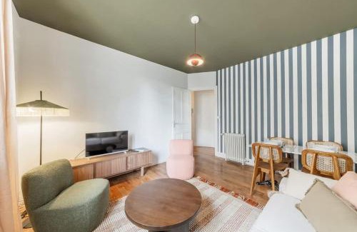 Bourg-l'Eveque Apartment | Belle époque - Proche mail - Parking - 4 pers