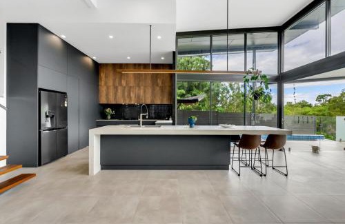 Trinity Beach House | Belle Escapes Bluewater Breeze