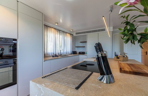 Urbanitzacio la Font Ski Chalet | Belle La Font 4 | Villa w/pool and beatiful views | Exclusive residential area