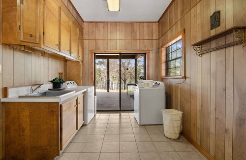 Anacoco House | Belle La Vie! Spacious Lake house with gorgeous views!