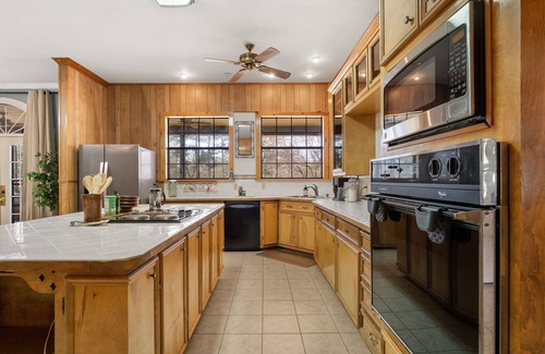Anacoco House | Belle La Vie! Spacious Lake house with gorgeous views!