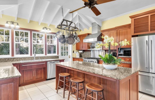 Meadows House | BELLE MAISON ~ 5 BR/3 Ba Home w/Pool/Spa in The Meadows!