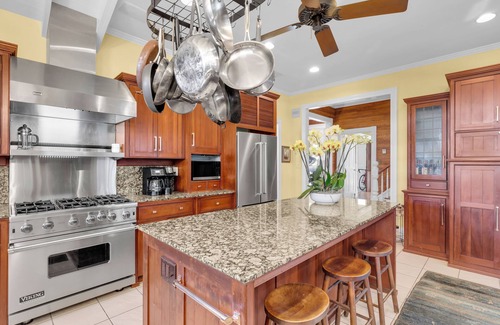 Meadows House | BELLE MAISON ~ 5 BR/3 Ba Home w/Pool/Spa in The Meadows!