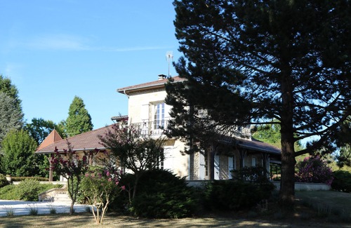 Bergerac House | Belle Maison de Famille Avec Piscine Dans son Écrin de Verdure Proche de Tout