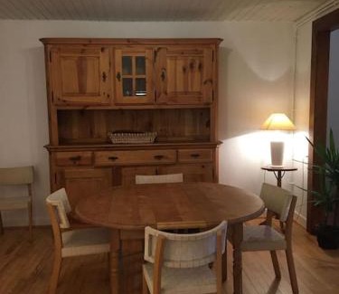 Paroisse Notre-Dame-de-l'Ermitage House | Belle maison spacieuse près d'Arbois