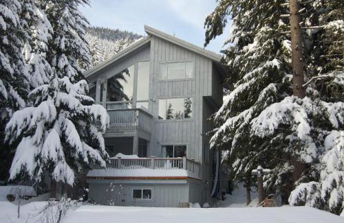 Alpine Meadows House | Belle Neige Whistler