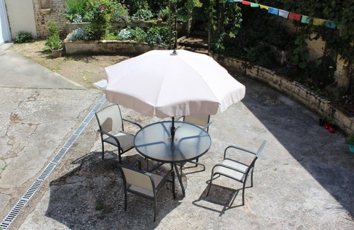 Saint-Jean-de-Sauves Bed & Breakfast | Belle's Retreat