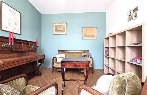 Fronton House | Belle Villa au cœur du frontonnais - Cœur de village - Piscine, jardin et terrasses privés - Climatisation - 8 personnes - 5 lits