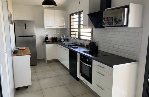 Etang Sale Les Bains Villa | Belle Villa Avec Piscine à 200m de la Plage !