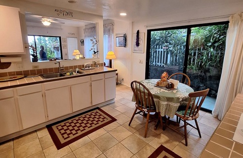 Captain Cook Bed & Breakfast | Belle Vue Kona B&B Orchid Suite – Breathtaking Views & Island Comfort