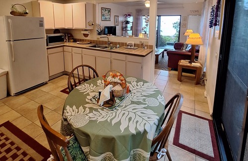 Captain Cook Bed & Breakfast | Belle Vue Kona B&B Orchid Suite – Breathtaking Views & Island Comfort