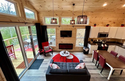 Stanton Cabin | Belle Vue Lookout | Hot Tub | RRG | Nada Tunnel