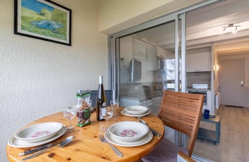 Damgan Apartment | Belle vue Mer et Piscine by Interhome