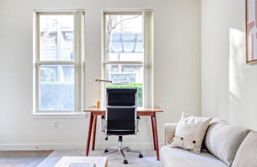 Northwest Bellevue Apartment | Bellevue 1BR w Bike Storage WD nr coffee SEA-251