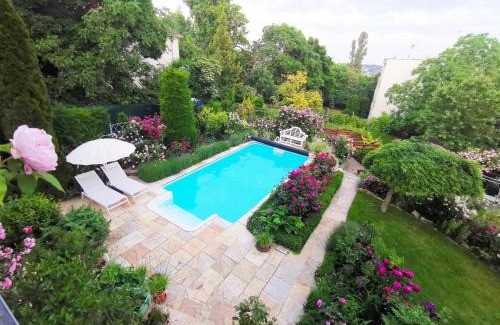 Kissvabhegy Apartment | Bellevue Apartment with AC & heating & terrace