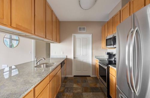 Northwest Bellevue Apartment | Bellevue Sophisticated 2BD 2BA Apartment