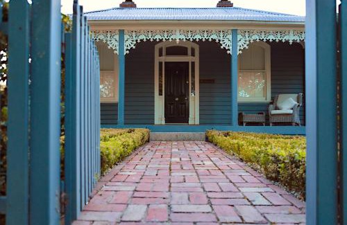 Beechworth House | Belmont at Beechworth 2 bedrooms, 2 bathrooms, 2 couples