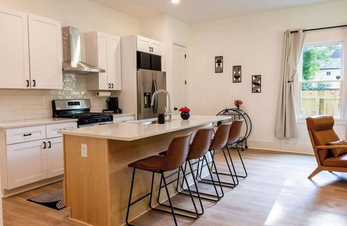 Atlanta House | Beltline Haus 9 min from City 3 Bed, 3 Bath with Pool Table and Fenced Backyard