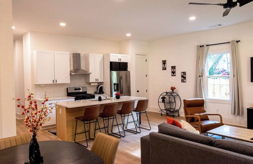 Atlanta House | Beltline Haus 9 min from City 3 Bed, 3 Bath with Pool Table and Fenced Backyard