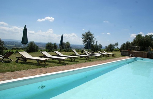 Capraia e Limite House | Belvilla by OYO Istrice