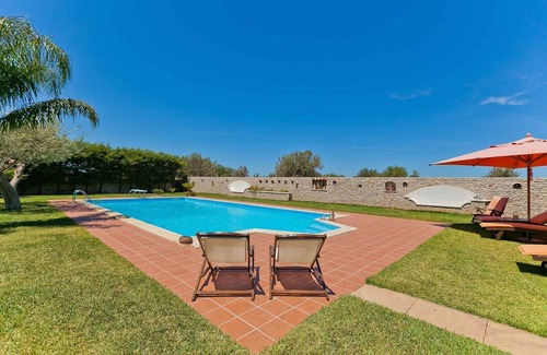 Cinisi Villa | Belvilla by OYO Carta Dieci