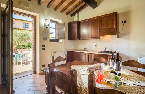 Ramazzano Villa | Belvilla by OYO La Vite