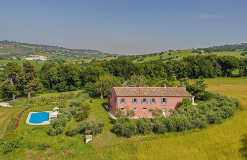 Fossombrone Villa | Belvilla by OYO Villa Cucco