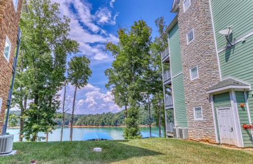 Andersonville Apartment | Bend of the River