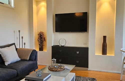 Bendigo Apartment | Bendigo Skyline-CBD Apartment with lock up Garage