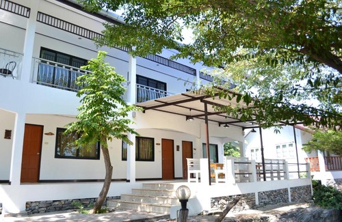 Ko Sichang Resort | Benjaporn Bungalow