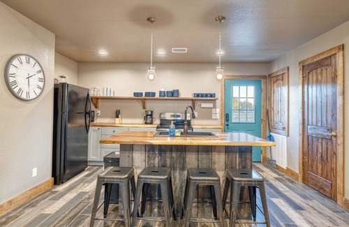 Concan Cabin | Bent River Cabin #3 @ Frio River Escape