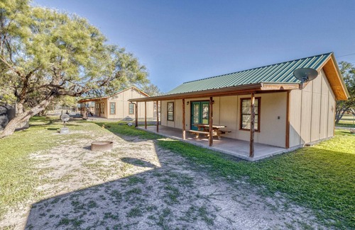 Concan Cabin | Bent River Cabin #5 @ Frio River Escape