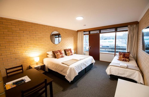 Clare Hotel | Bentley's Hotel