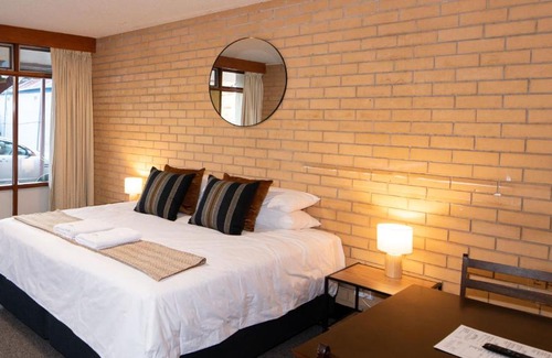 Clare Hotel | Bentley's Hotel