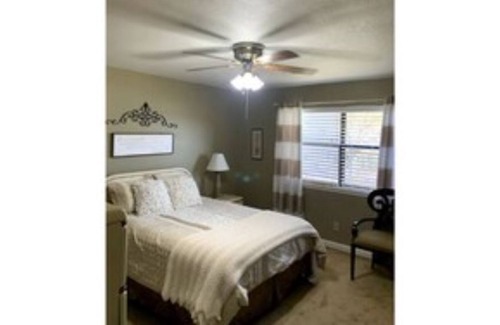 Maysville House | Bentonville area Beautiful Lakefront Property